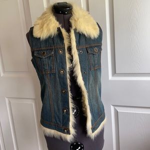 Blue Asphalt faux fur lined denim vest 😎